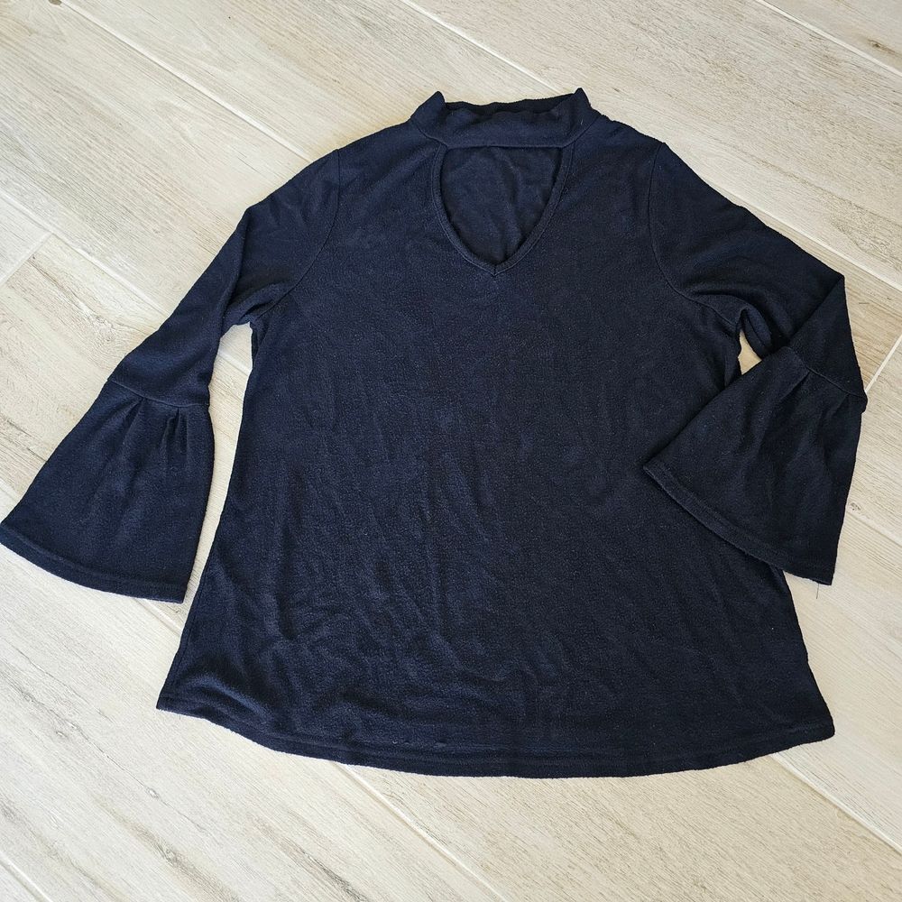Lane Bryant Elegant Black Flare Sleeve Top, Sz 14/16